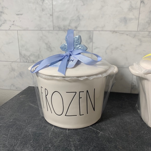 Rae Dunn Disney frozen doubl sided Mini Crockpot Frozen - Picture 2 of 2